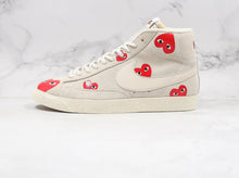 Cargar imagen en el visor de la galería, Réplica BLAZER MID x CDG
