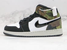 Cargar imagen en el visor de la galería, Réplica AIR JORDAN 1 Mid
