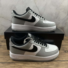 Cargar imagen en el visor de la galería, Réplica AIR FORCE 1 &quot;SMOKE&quot;
