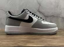 Cargar imagen en el visor de la galería, Réplica AIR FORCE 1 &quot;SMOKE&quot;
