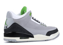 Cargar imagen en el visor de la galería, Réplica AIR JORDAN 3 RETRO &quot;CHLOROPHYLL&quot;
