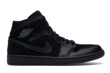 Cargar imagen en el visor de la galería, Réplica AIR JORDAN 1 Mid &quot;TRIPLE BLACK&quot;
