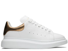 Cargar imagen en el visor de la galería, Réplica MCQUEEN OVERSIZED SNEAKER &quot;WHITE GOLD&quot;
