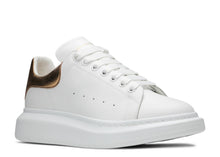 Cargar imagen en el visor de la galería, Réplica MCQUEEN OVERSIZED SNEAKER &quot;WHITE GOLD&quot;
