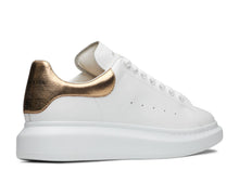 Cargar imagen en el visor de la galería, Réplica MCQUEEN OVERSIZED SNEAKER &quot;WHITE GOLD&quot;
