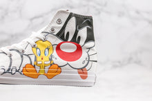 Cargar imagen en el visor de la galería, Replica Looney tunes Chuck
