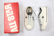 Cargar imagen en el visor de la galería, Replica All Star One Star Suede Chuck
