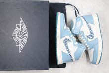 Cargar imagen en el visor de la galería, Réplica AIR JORDAN 1 RETRO HIGH SKY X DIOR
