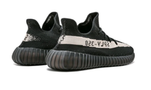 Cargar imagen en el visor de la galería, Réplica YEEZY BOOST 350 V2 &quot;OREO&quot;
