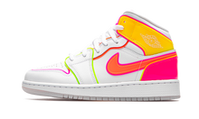 Cargar imagen en el visor de la galería, Réplica Air Jordan 1 Mid “Edge Glow”
